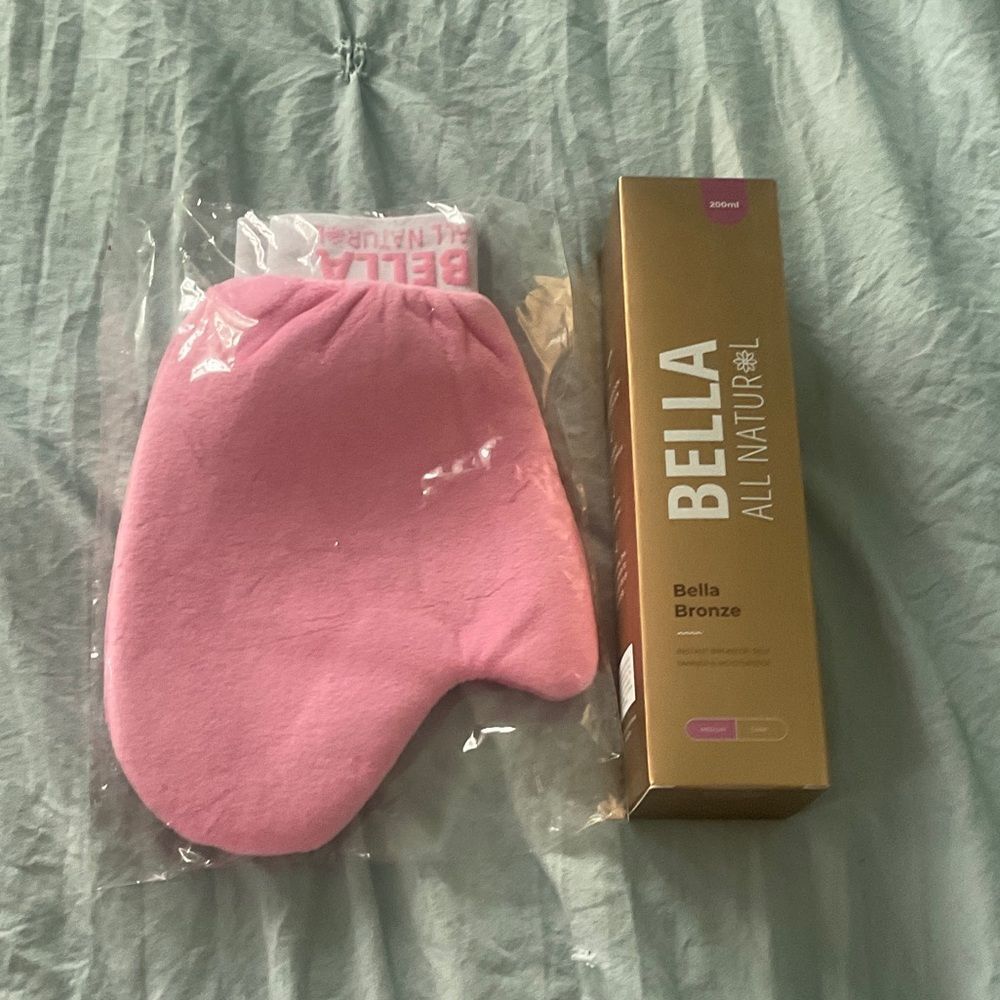 Bella All Natural Bronze Self-Tanning Mitt & Solution - Pink